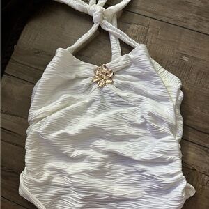 Soleia vacation halter V neck golden flower